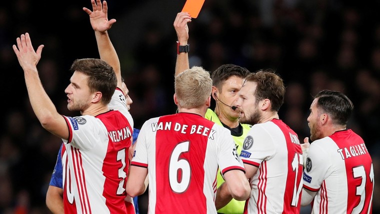 Rocchi reageert op kritiek na Chelsea-Ajax: 'Ik werd boos toen ik dat las'
