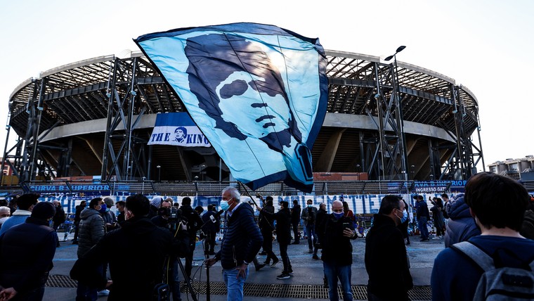 Prachtig Maradona-eerbetoon voor EL-duel Napoli: alle spelers dragen nummer 10