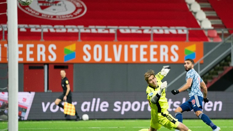 Ajax wint opnieuw met overmacht tijdens eentonige generale voor Liverpool