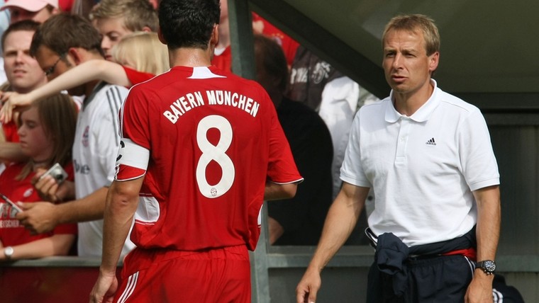 Van Bommel rekent keihard af met Klinsmann 