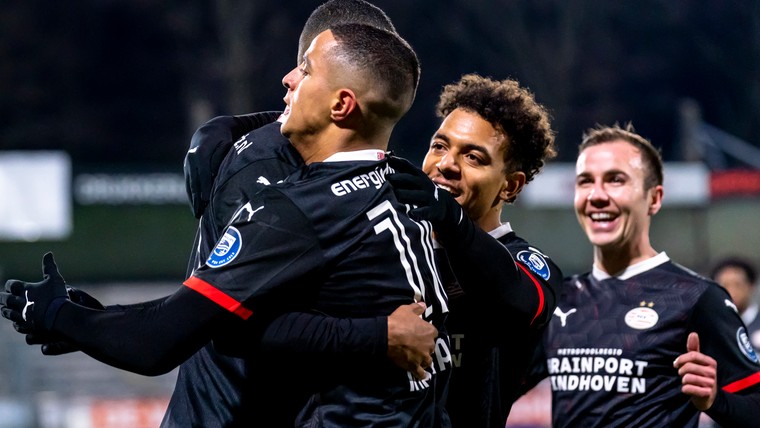 PSV legt de druk bij Ajax met zorgeloze zege in Waalwijk