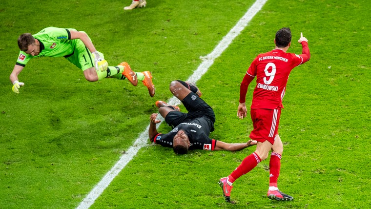 Bosz zoekt naar verklaringen voor 'domme tegengoals' Leverkusen