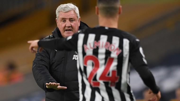 Newcastle-manager maakt zich na corona-uitbraak grote zorgen over twee spelers