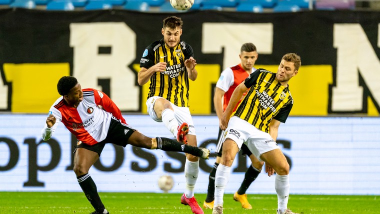 Vitesse maakt einde aan fraaie status Feyenoord onder Advocaat