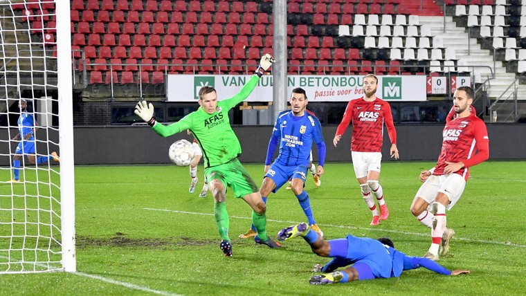 Bizot niet onder de indruk van omkegelen Vitesse-spelers: 'Hoppa, fantastisch'