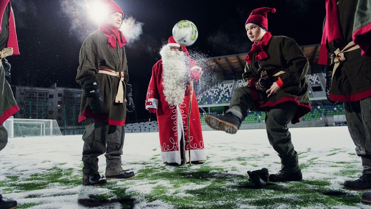 Alle ballen op de Kerstman bij FC Santa Claus