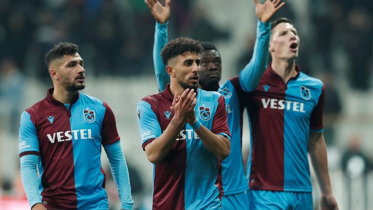 'Transfervrije' Basacikoglu praat met Turkse en Duitse clubs