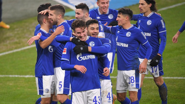 Schalke ontsnapt aan historische evenaring record op ongekende middag