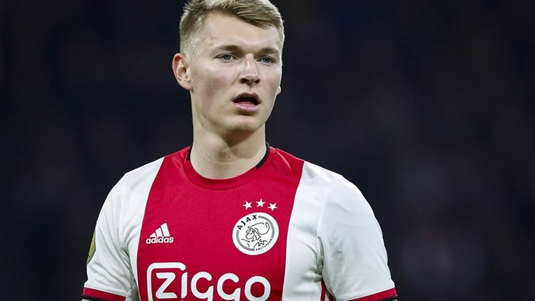 Ajax toont vertrouwen in Schuurs met nieuw contract