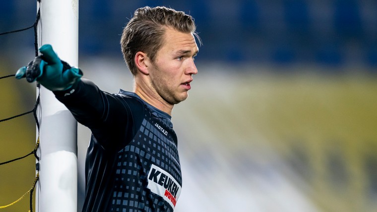 Eerste doelman FC Dordrecht verrast door per direct te stoppen