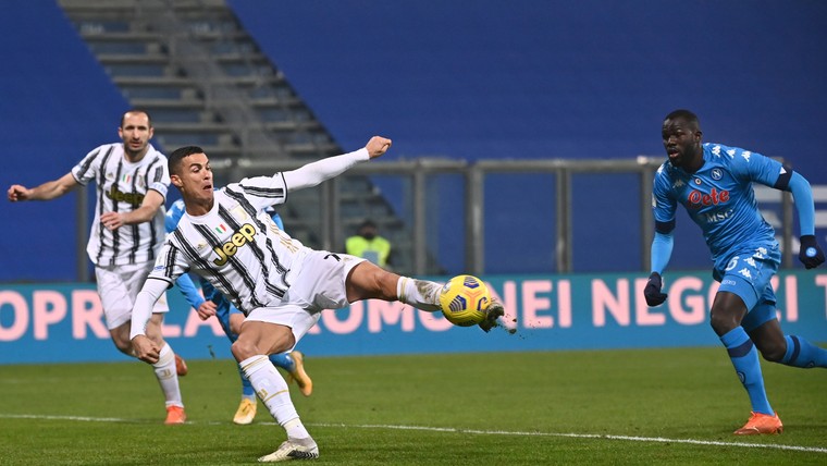 Ronaldo schrijft doelpuntenhistorie en schenkt Juve de Super Cup