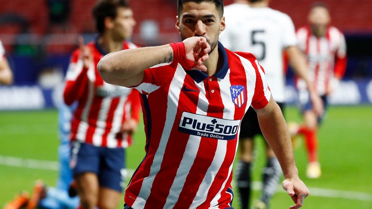 Suárez blijft ook een jaartje ouder scoren voor doordenderend Atlético 