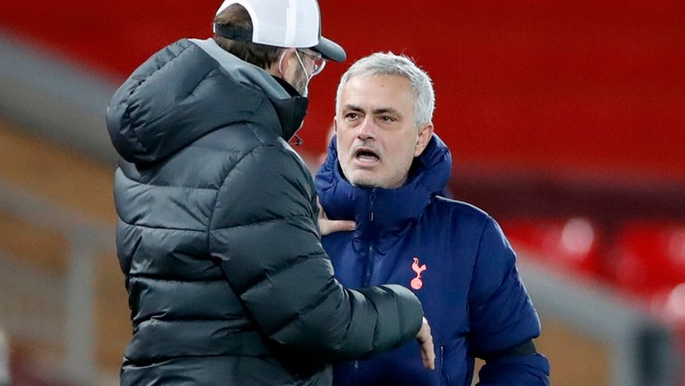 Subtiele sneer Mourinho naar Klopp: 'Sommige coaches worden nooit gestraft'