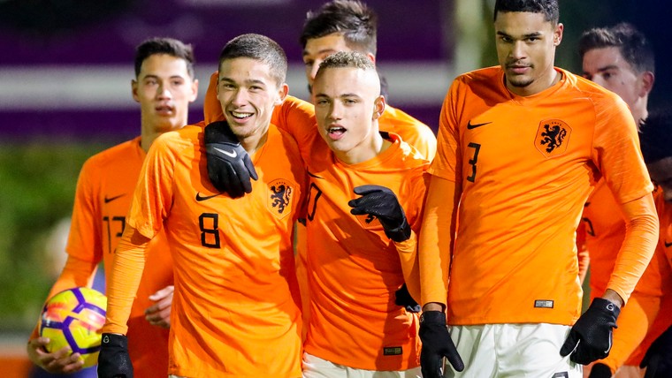 Oranje Onder-20 opgeheven: 'Twijfelen of we de spelers een prikkel kunnen bieden'
