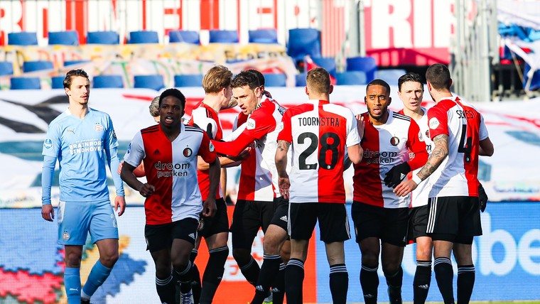 Op scherp gezet Feyenoord deelt PSV enorme dreun uit