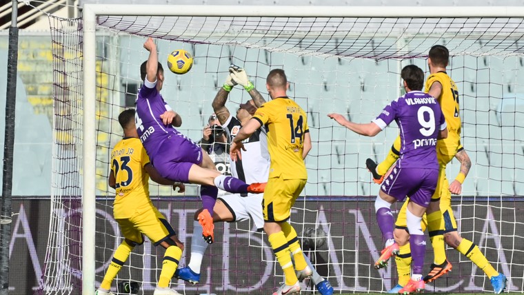 AC Milan heeft Zlatan niet nodig, Parma ziet reddingsboei in rook opgaan