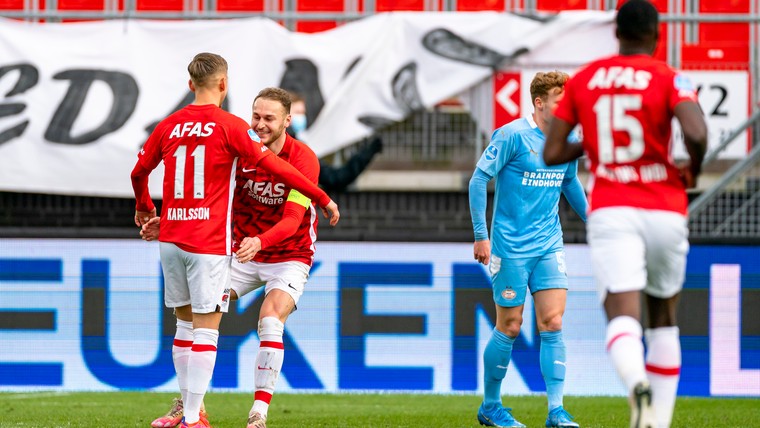 Koopmeiners evenaart Van Galen en Martens met goal tegen PSV