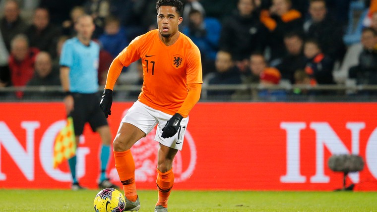 Kluivert verwacht veel van Jong Oranje: 'Zeker mogelijk om het EK te winnen'