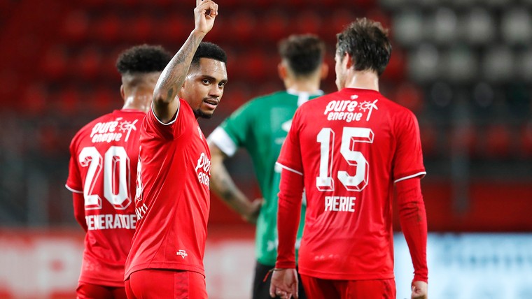 FC Twente haalt ook in oefenduel hard uit tegen PEC Zwolle