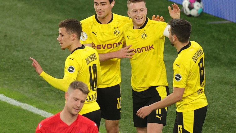 Meedogenloos Dortmund plaatst zich in stijl voor bekerfinale