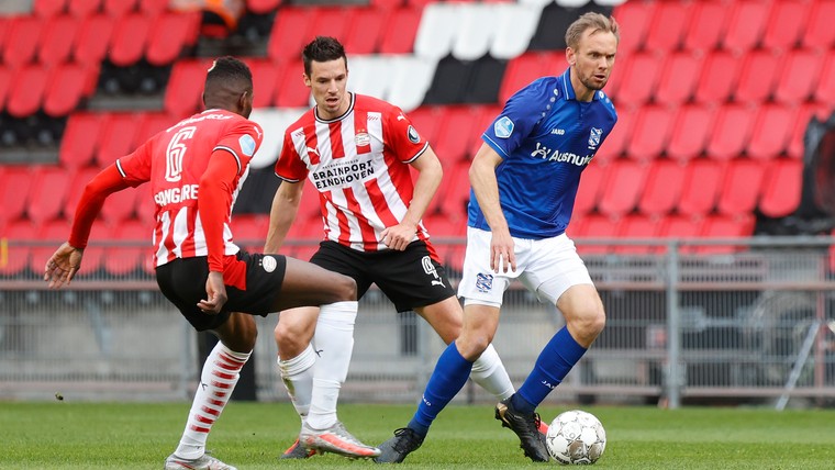 PSV verkijkt zich op gehavend SC Heerenveen