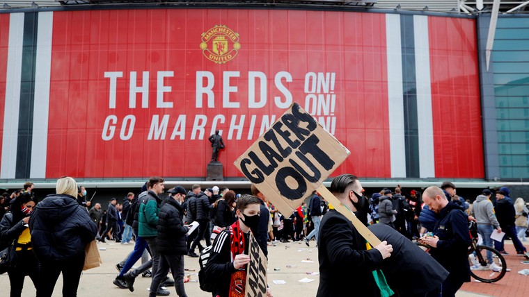 Felle protesten laten Man Utd-eigenaar koud: verkoop niet aan de orde