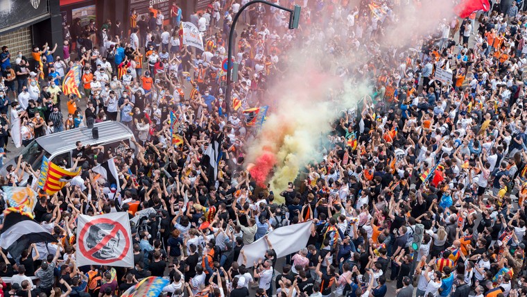 Woedende Valencia-fans de straat op na uitspraken eigenaar