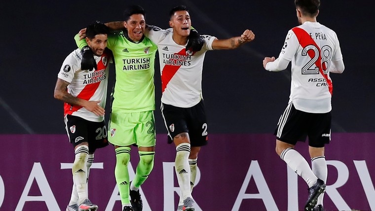 Bizar: River Plate wint na corona-explosie met geblesseerde middenvelder op doel