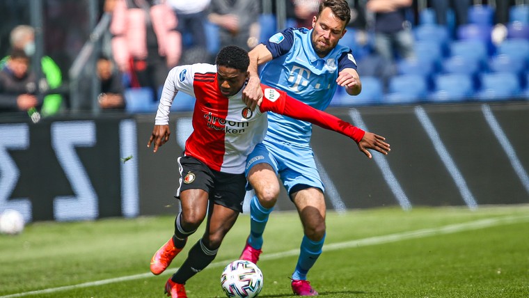 Feyenoord slaat voor rust slag met jagende Tyrell Malacia