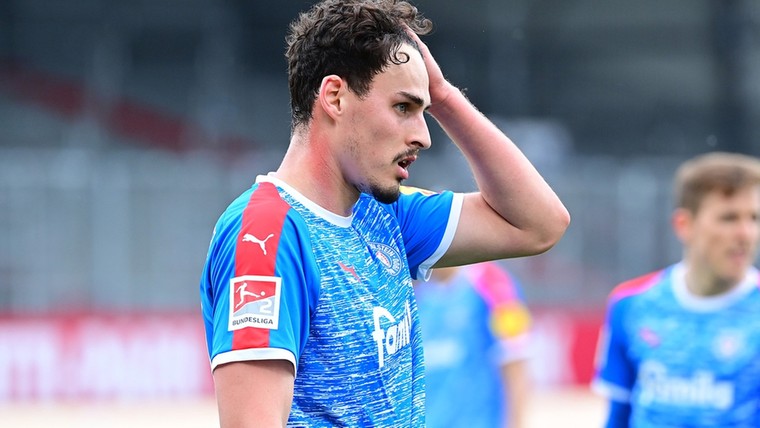 Holstein Kiel struikelt op zinderende slotdag Tweede Bundesliga