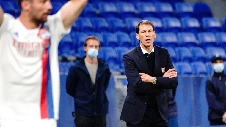 Moddergooien 2.0 in Lyon: vertrekkende coach spuwt gal over Juninho
