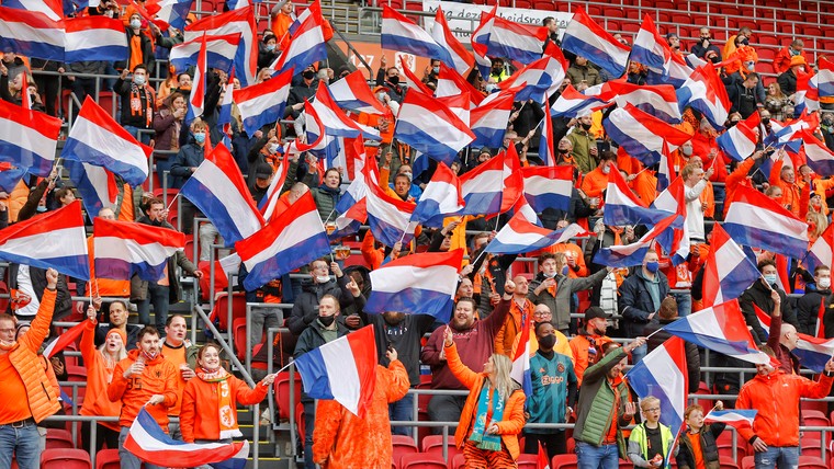 Oranje EK-zomer begint met 7.500 fans bij 'uitzwaaiduel' in Enschede