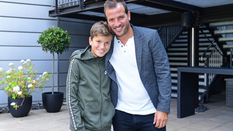 Zo vader, zo zoon: Damián van der Vaart tekent eerste contract