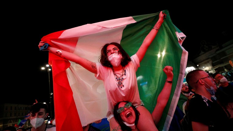 Feest in Italiaanse media: 'Dit is hoe we jullie willen zien!'