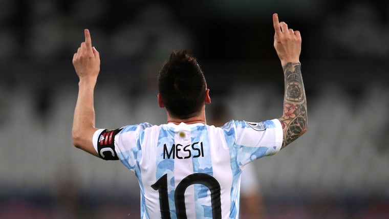 Gemengde gevoelens: Messi tovert na eerbetoon Maradona, maar wint niet