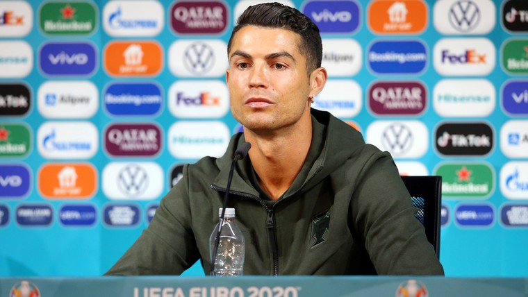 UEFA tikt Ronaldo en co op de vingers na flesjesincidenten