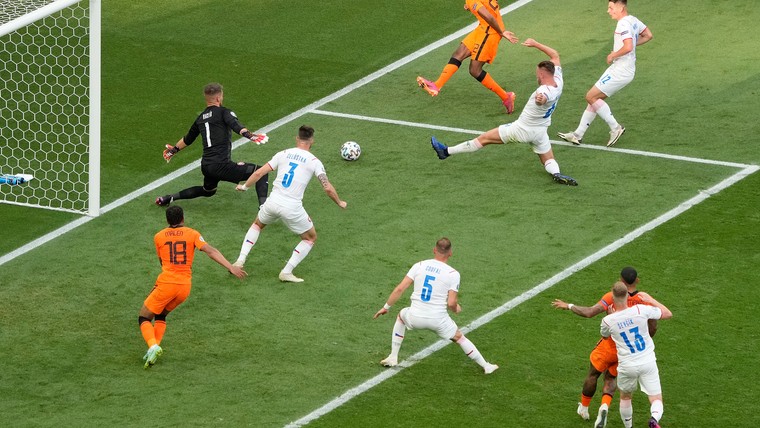 Veelzeggend: Oranje schiet niet één keer op doel tegen Tsjechië