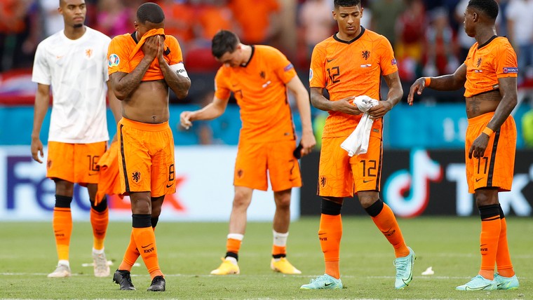 Nederland zet beroerde traditie in knock-outfase voort
