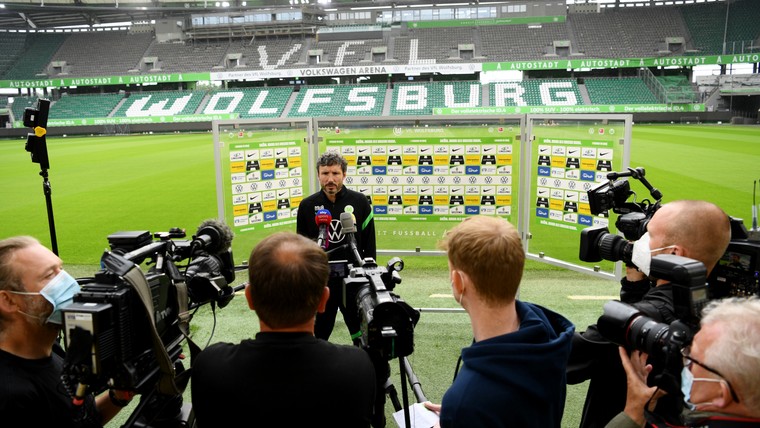 Van Bommel kreeg meteen goed gevoel in Wolfsburg: 'Clubs en landen afgezegd'