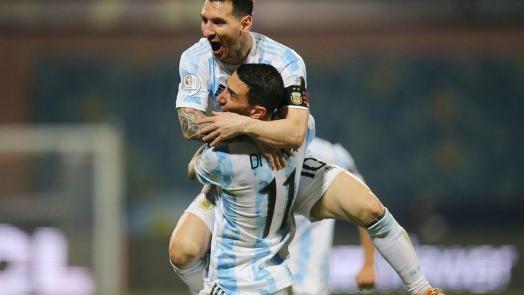 Messi wijst Argentinië de weg naar halve finale Copa América