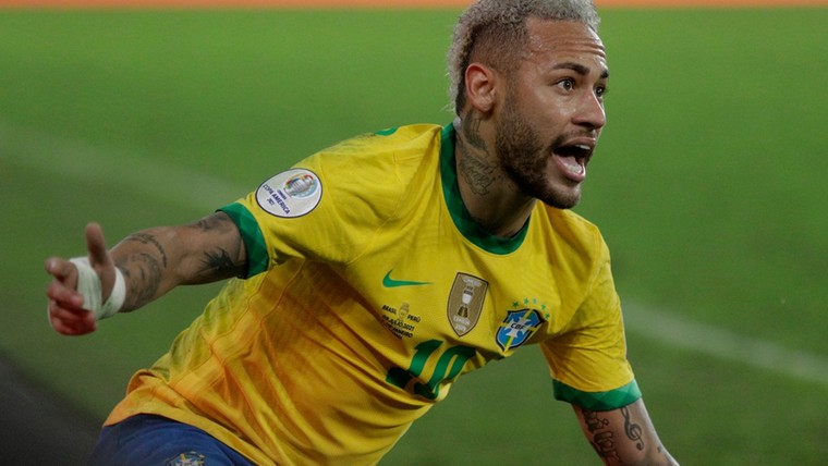 Neymar hoopt op Messi in finale en haalt uit naar 'arrogante' arbiter