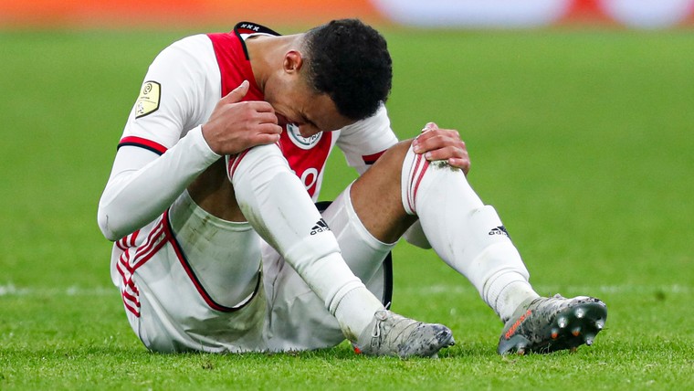 Mazraoui kan weer risicoloos voetballen: 'Was geen alledaagse blessure'