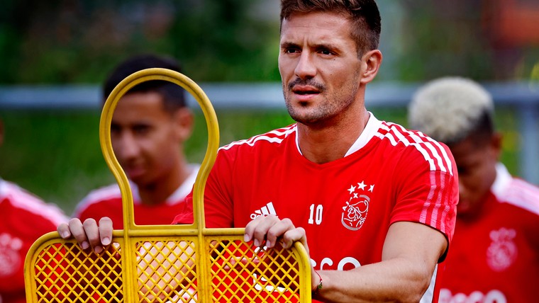 Ajax beloont trouwe Tadic met nieuw contract