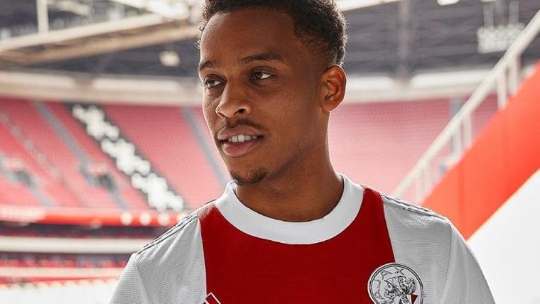 aanpassen hoffelijkheid vreugde Ajax brengt oude logo terug op nieuwe thuisshirt - Voetbal International