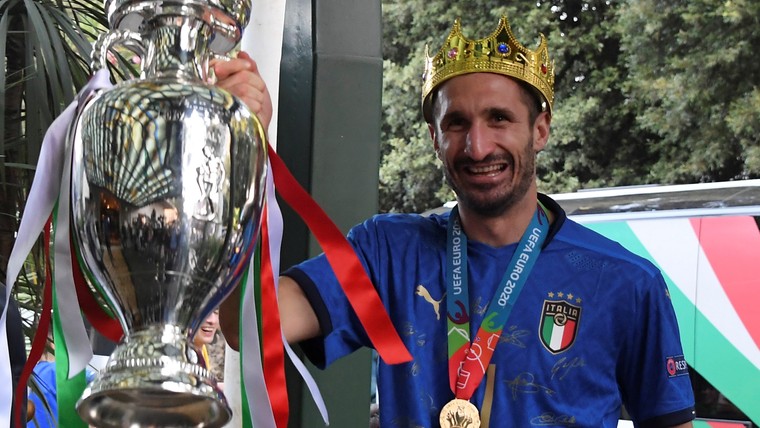 EK-koning Chiellini zit zonder club: 'We wachten op Juventus'