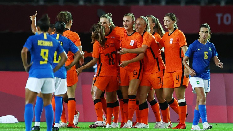 Oranje Leeuwinnen dicht bij volgende ronde na nieuw doelpuntenfestijn