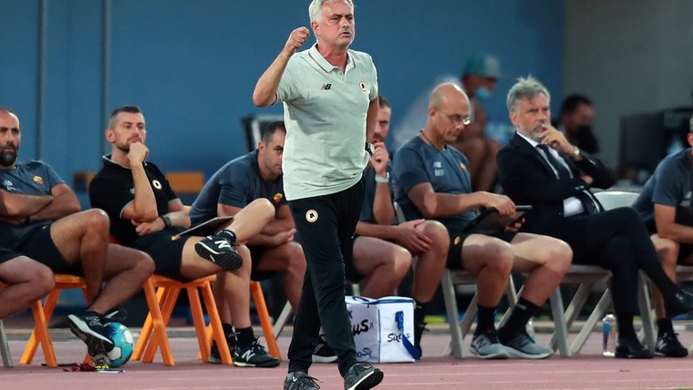 Vier keer rood Roma in oefenduel: ook Mourinho en Karsdorp moeten inrukken