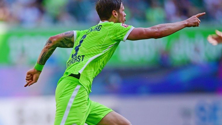 Weghorst leidt Van Bommel bij Bundesliga-debuut naar benauwde zege