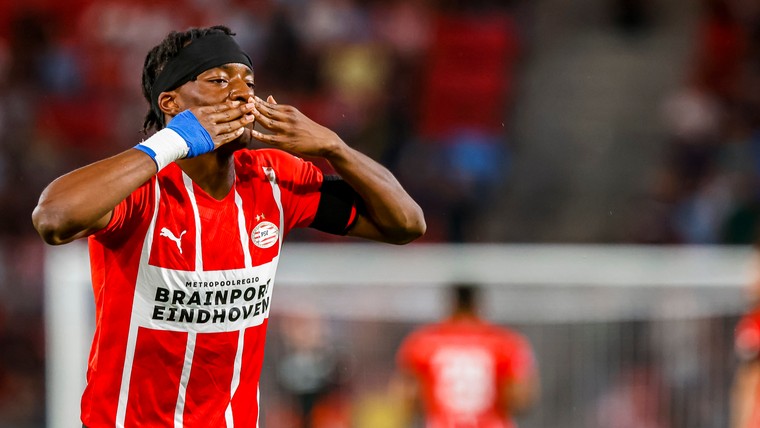 Man-in-vorm Madueke laat PSV even schrikken op verder zorgeloze avond
