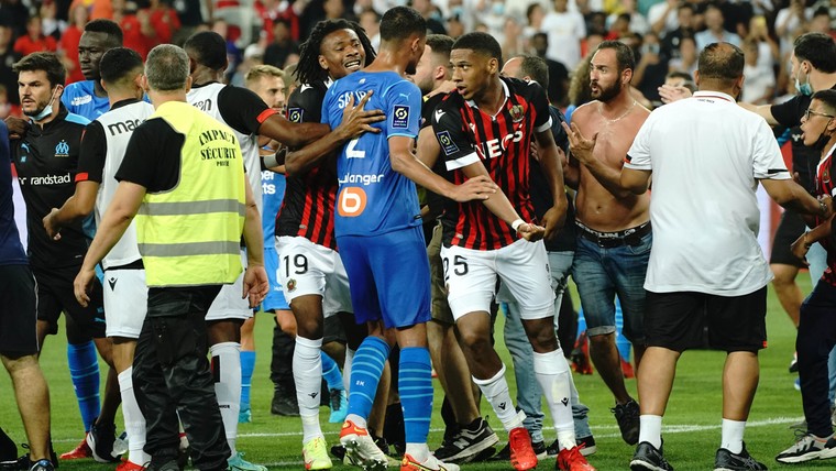 Nice-Marseille ontspoort: supporters vallen Marseille-spelers aan